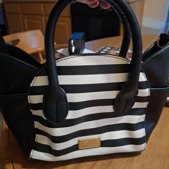 Betsey Johnson Mini Cat Crossbody Purse - Picture 2 of 6